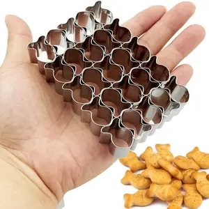 Mini Fish Cookie Cutters Set, Baking Tools, Metal Animal Biscuit Mold for Baking, Versatile Snack Cutter for Cookies, Pet Treats, Clay Crafts - Suitable for Easter, Thanksgiving, Valentine's, Labor Day, Earth Day