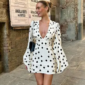 Women's 2025 Fall & Winter New Arrival Polka Dot V Neck Puff Long Sleeves Mini Dress Sexy Slim Fit Beach Vacation Casual Outfit Elegant Dating Party Gonw Dresses