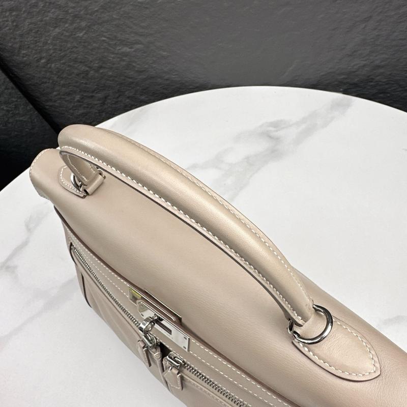 Pre-owned HERMÈS Leather tote bags Hermes Lakis Kelly 35 Swift 1F Argile (mk103771)