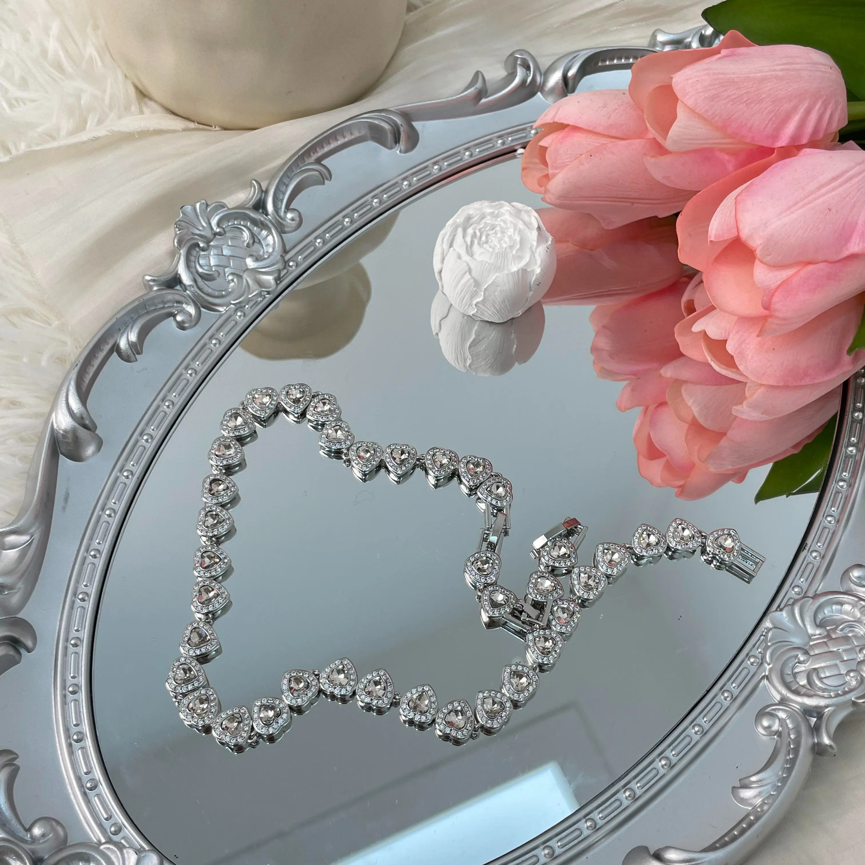 Women's Elegant Silver-Tone Heart Jewelry Set, Sparkling Heart Link Necklace & Adjustable Bracelet, Classic Accessory for Formal Events and Daily Wear