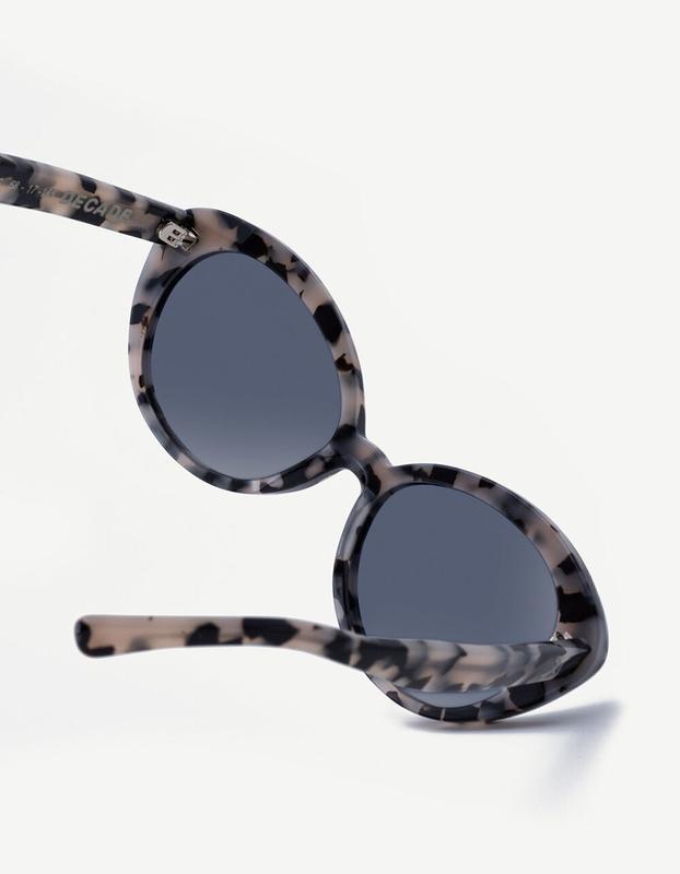DECADE  Womens Frances 70s Sunglasses, Tortoise