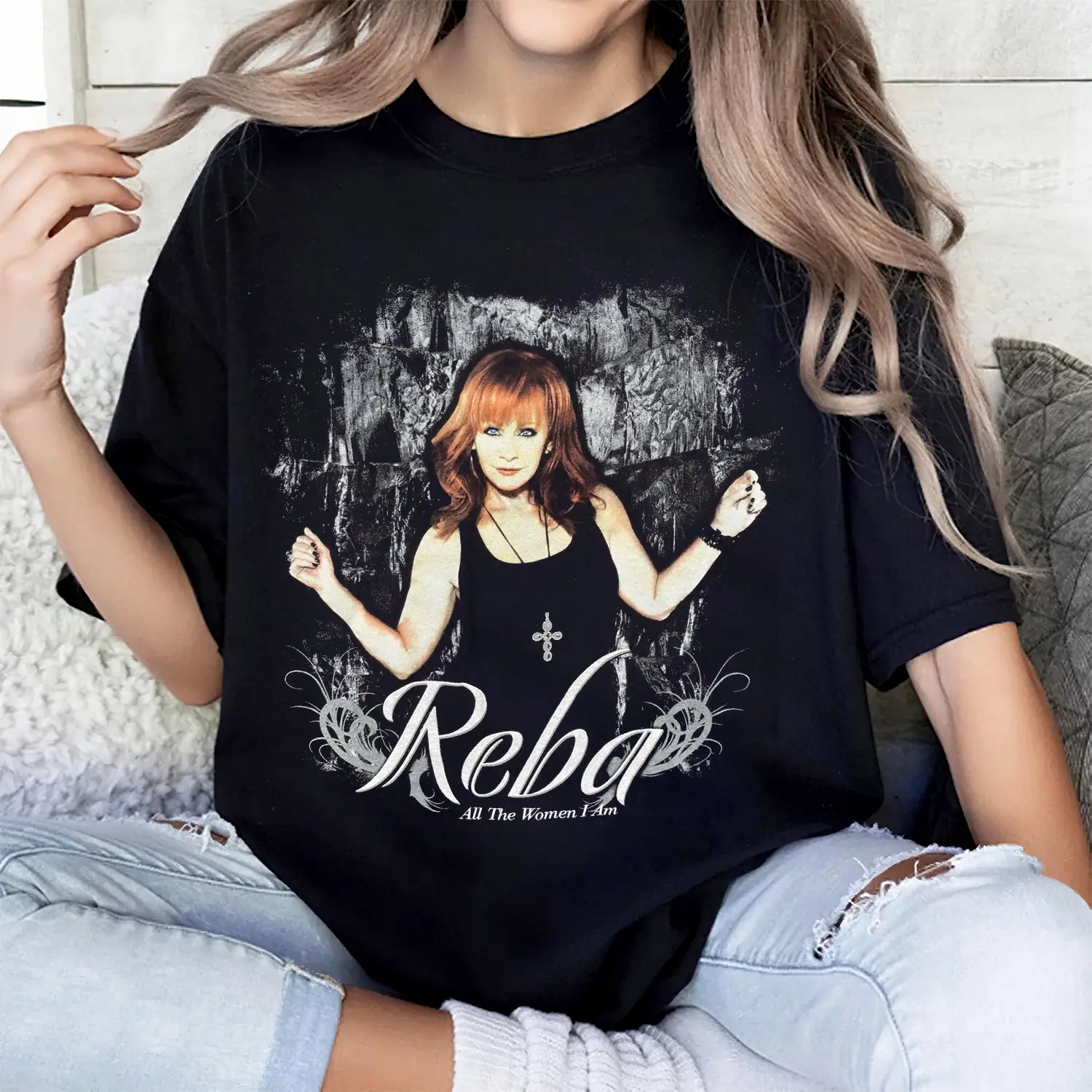 Women's Fitted Vintage Retro Reba McEntire Cotton Casual Short-Sleeve T-Shirt - Black, 2012 All The Women I Am Tour Graphic Print, Round Neck/Crew Neck, Ethical Fabric US Cotton, All Seasons