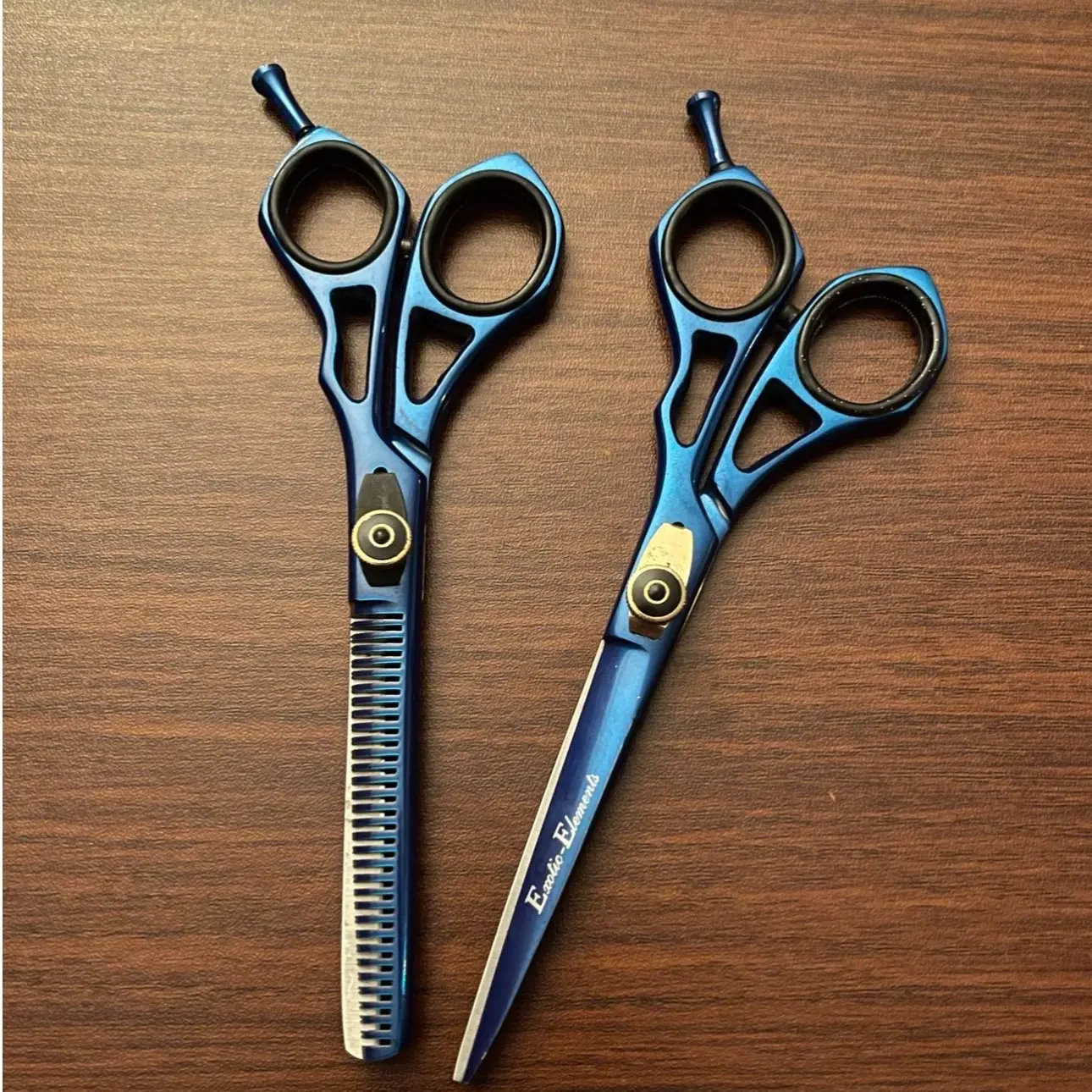 Professional 6.5 Inch Stainless Steel Hair Cutting Shears Salon-Grade Scissors with Straight and Thinning Shears Comes with Comb, Suitable for Adults, Kids, and Babies