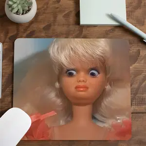 Square Artistic Surprised Doll Gaming Mouse Pad, Playful Surreal Design, Eye-Catching Desktop Decorative Protective Pad, Rubber Anti-slip Lockedge Work Pad, Small Size Suitable for Laptop, Desktop Computer Games, Work, Daily Use