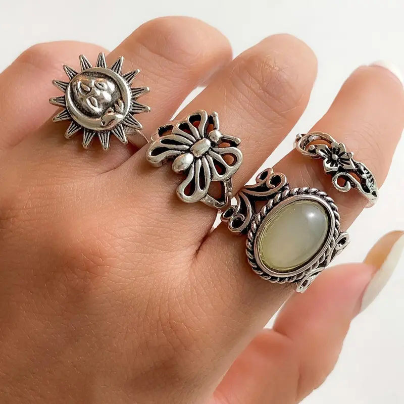 4pcs/set Vintage Butterfly & Flower Design Grunge Ring Bundles Kit, Streetwear Stacking Rings, Fashion Stackable Rings, Stackable Finger Rings, Fashion All-match Accessories for Women & Girls