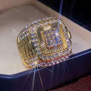 SeuSuk Men’s Sparkling Diamond Ring – Luxurious & Sophisticated Gift Jewelry