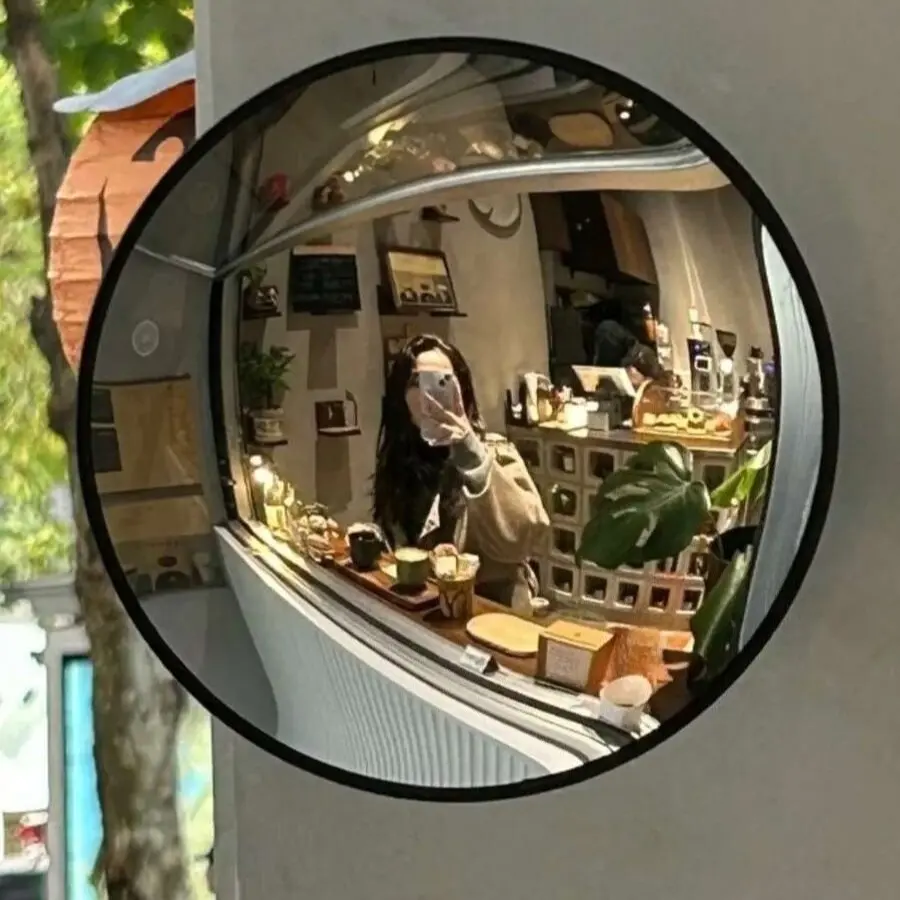 Obsessed with this Art Deco convex wall mirror! The retro geometric design is giving major vintage vibes, and the convex glass creates a super cool, wide-angle effect that makes any space feel huge and open. Plus, it’s made of lightweight acrylic with a s