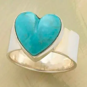 Boho Style Band Ring with Inlaid Heart-Shaped Turquoise – A Perfect Gift for Birthdays, Dating, and Valentine's, Ideal for Daily Outfits and Parties