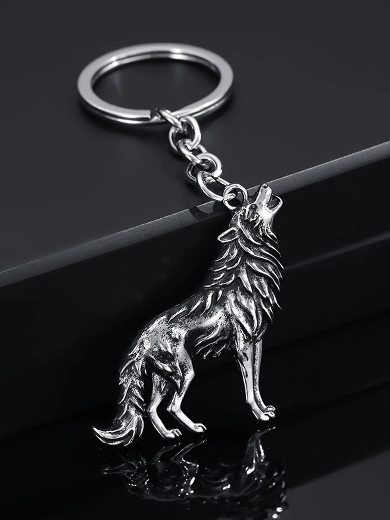 1/20pcs Retro Wolf-Shaped Keychain Accessory, Fashionable Zinc Alloy Keychain, Keychain Pendant, Stylish Men's Car Keys & Bag Decoration, Mens Key Accessory, Key Organizer Attachment, Durable Keychain