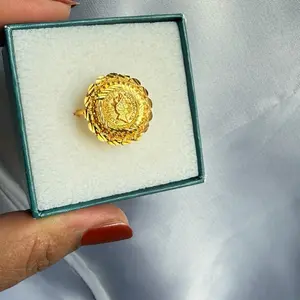 Women's Gold Tone Queen Ring, Elegant Everyday Ring, Casual Wearable Female Jewelry Accessory for Everyday Occasions