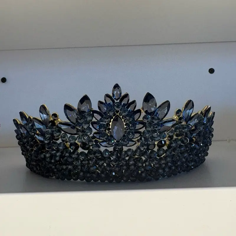 Navy blue|Gold beautiful crown crown