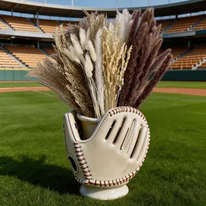 2025’s biggest home decor trend: dried pampas grass bouquets