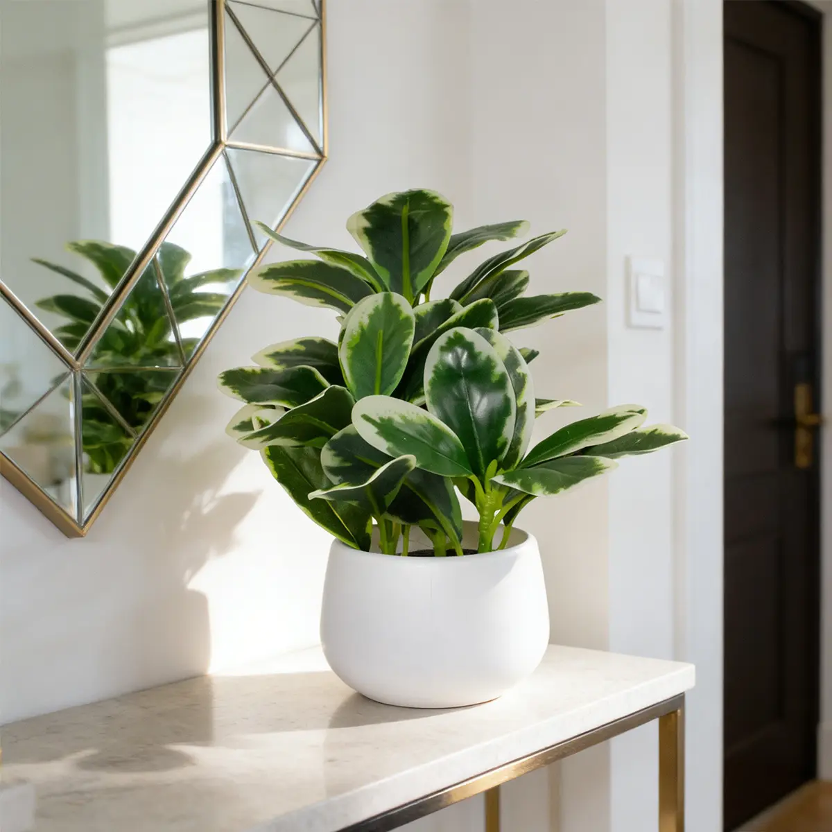 1PC Artificial Plant with Green Leaf And White Edge, 25cm Fake Greenery with White Flower Pot, No Watering Maintenance Needed, Home Decor for Living Room Study Office Desk, Indoor Outdoor Ornament, Decorative Fake Plants