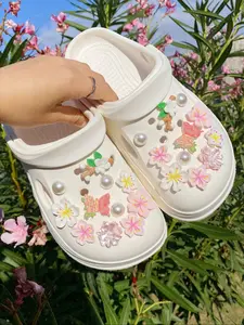 22 Piece Butterfly & Flower Shoe Charms, DIY Decoration for Women's Sandals, Slippers, Beach Bags, Perfect Party Gift