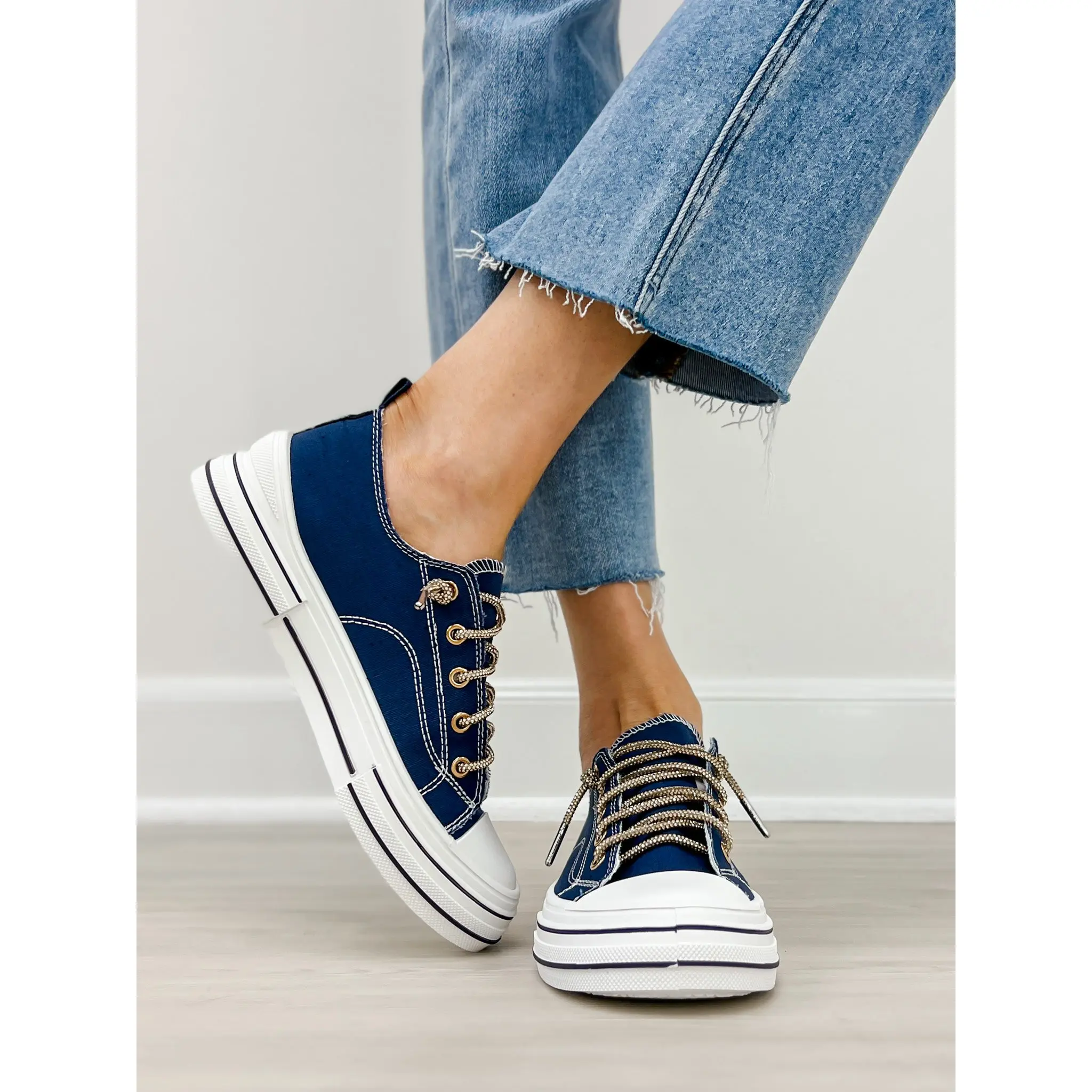 Very G Aman Gold Sneakers in NAVY