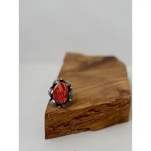 Spiny Oyster Oval Ring - Sterling Silver - Native Handmade - Betta Lee (Artist)