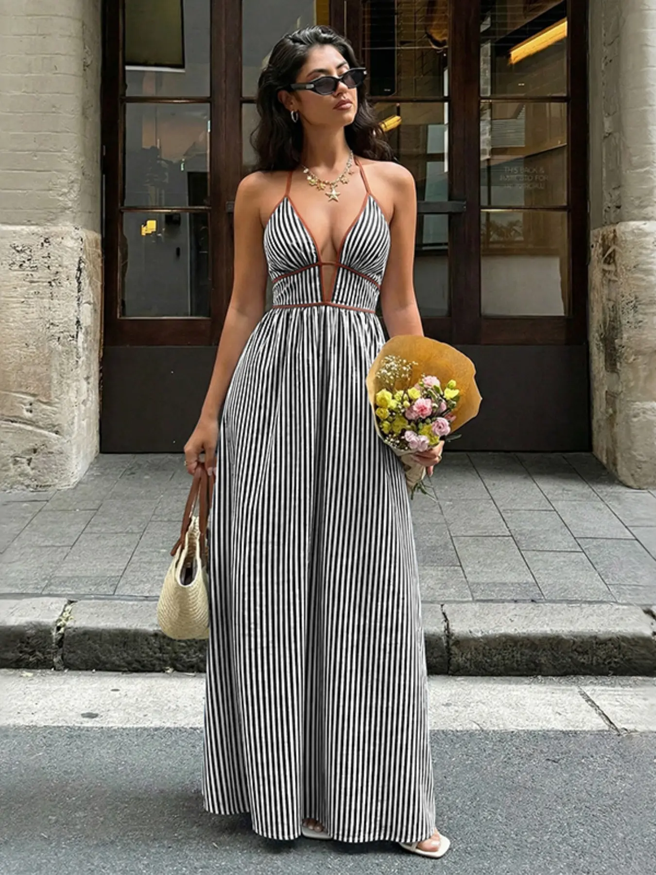 deep v beach dress June Bridals A-Line V-neck Tulle Summer Wedding Dress Destination Sexy Deep-V Back Gown With Court Train And Lace Appliques Elegant