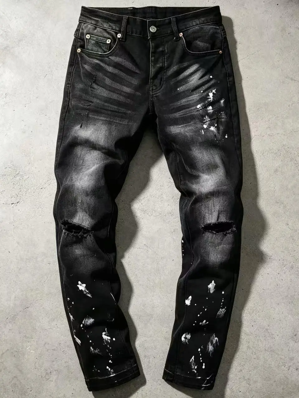 Men’s High-Stretch Distressed Slim-Fit Jeans, Punk Menswear Outfits with Frayed Hem, Multiple Rips, Gold-White Hand-Splatter, Tapered Natural Skin-Friendly Wrinkle-Resistant Denim Bottoms