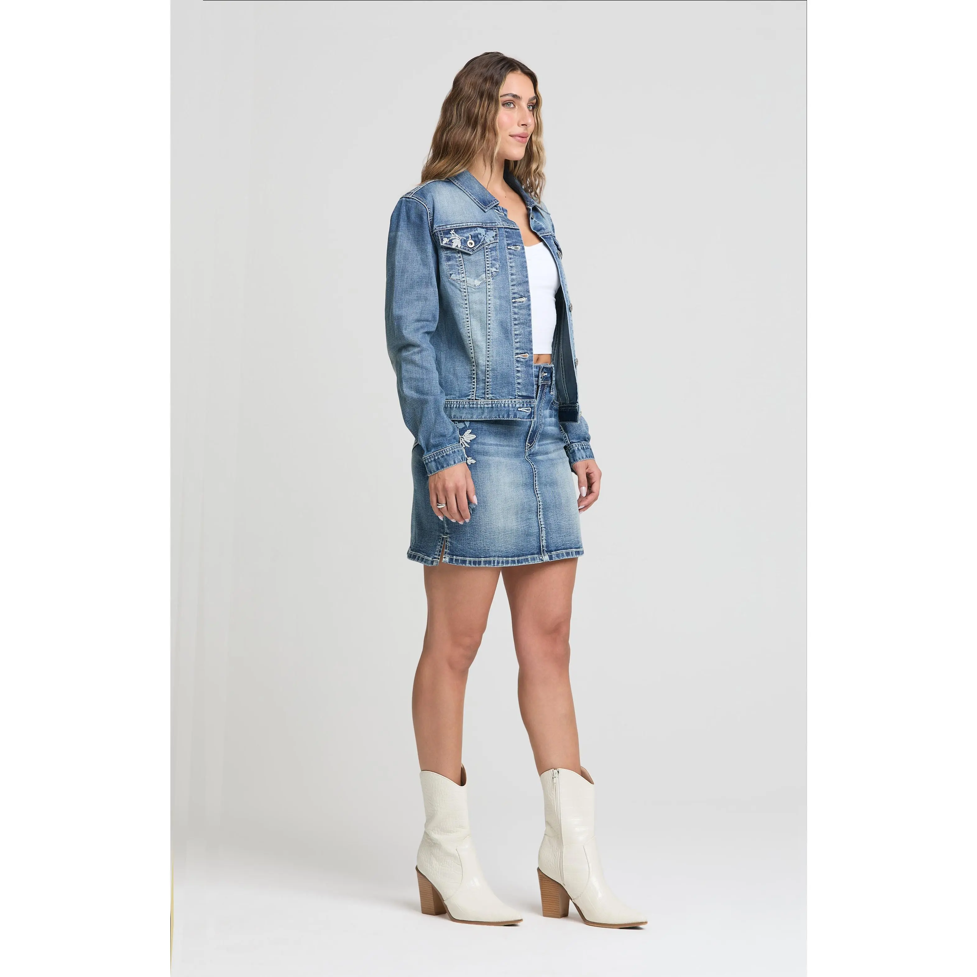 Floral Butterfly Embroidered Denim Jacket Women Light Blue Western Cowgirl Jean Jacket