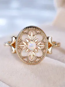 1 Piece of Retro Flower Hollowed Out Snowflake Carved Zircon Inlaid Ring, Vintage Rings, Fashionable and Elegant, Feminine Temperament, Engagement Dinner Ring, Anniversary Gift