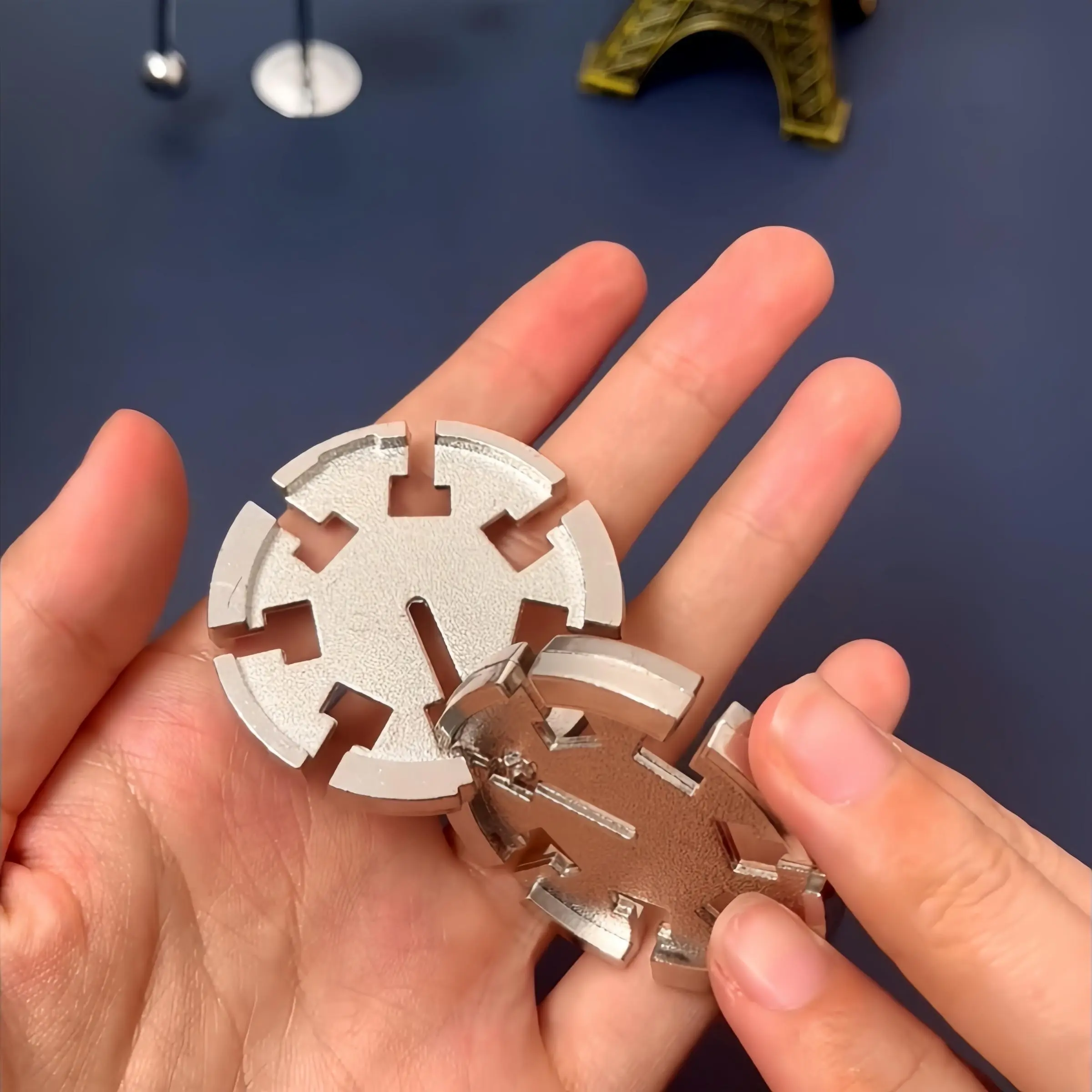 Snow Lock Metal Puzzle, Adult Difficult Decryption Puzzle, Intellectual Development, Party Gift, Halloween and Christmas Gift