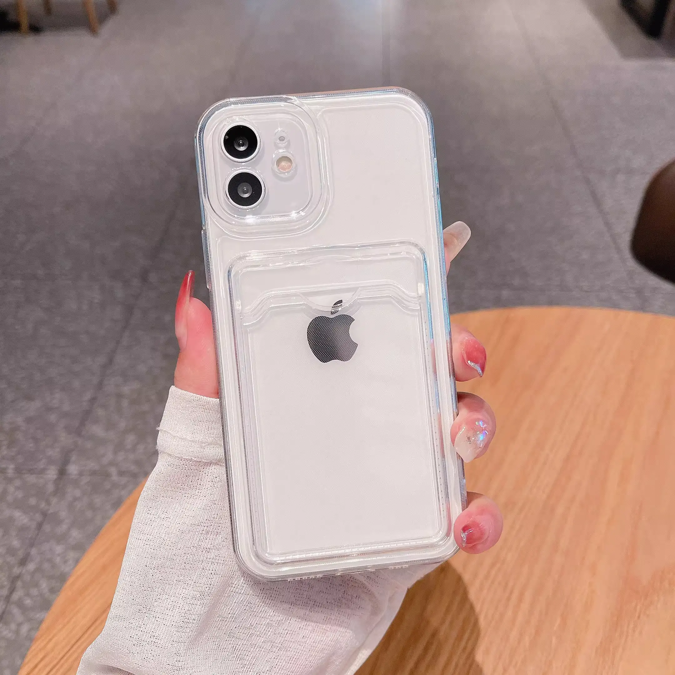 Transparent card holder phone case, suitable for iPhone, made of TPU material, lightweight, thin, shockproof and drop resistant.