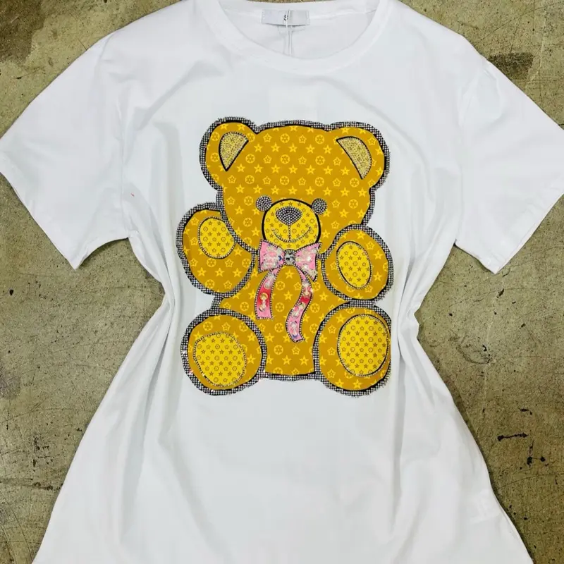 T0092-Beautiful T-shirt with bear print and rhinestones