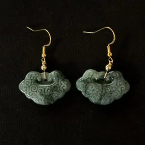 Natural Green Jade Jadeite Embossed Floral Earrings Drop Dangle Gold-tone