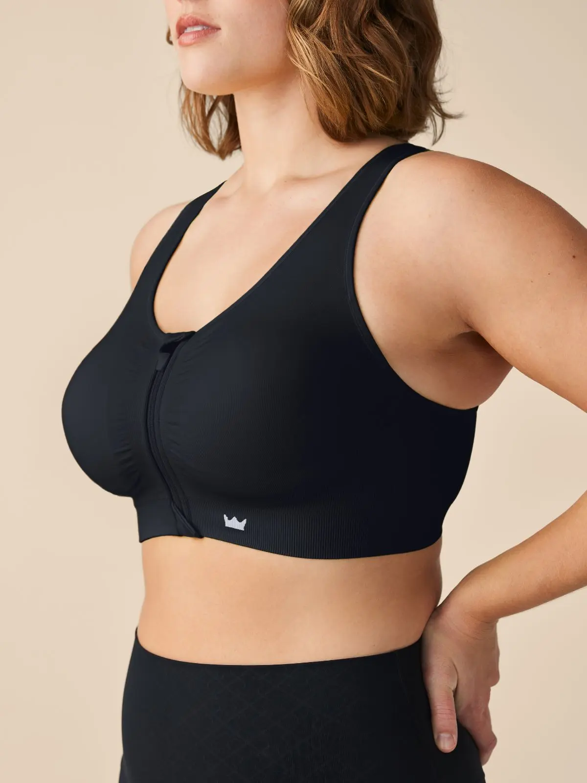 SHEFIT Women's Lady Lounge Bra - Black, Spandex-Nylon Body Mapping Seamless Fabric, Removable Cups, Wire-Free Natural Shape, Zipper Garage for Modesty, Sizes A-I