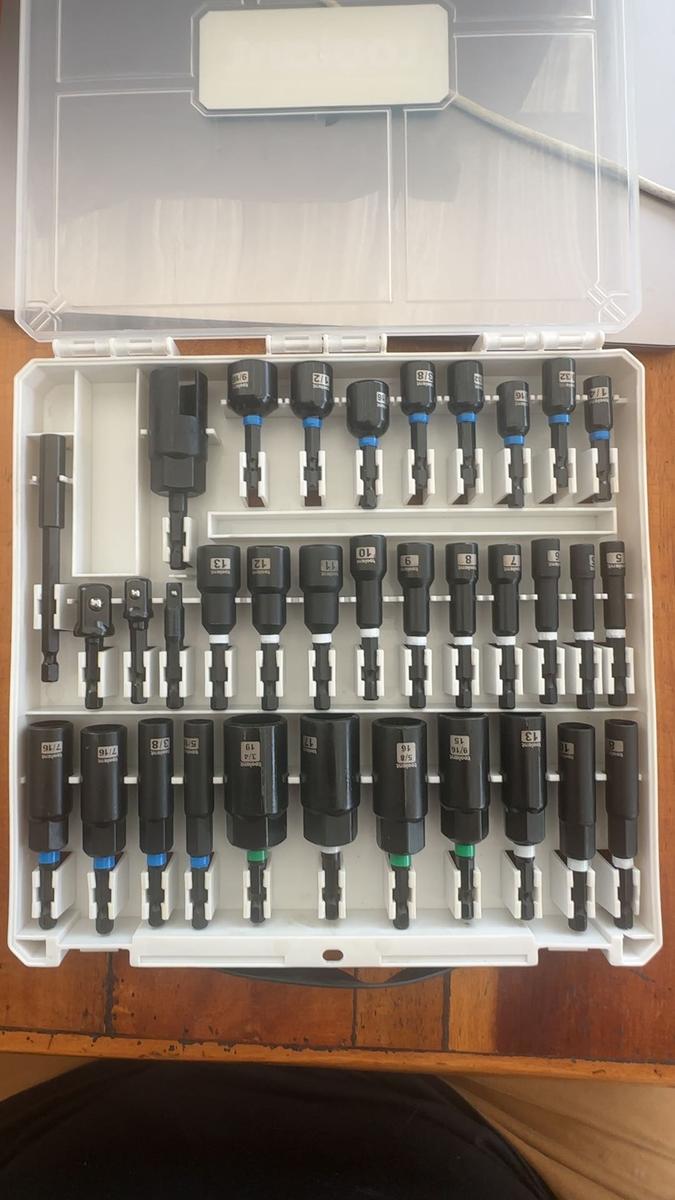 Item: Assorted - 34pcs