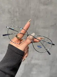 Women's Silver Color Titanium Alloy Cat Eye Small Frame Glasses, Anti-Blue Light, Ultra-Light, Suitable for Commuting, Work, School, Daily Wear, Trendy Frames