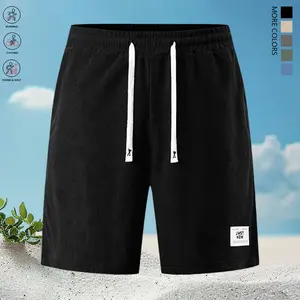 Men’s casual drawstring shorts featuring a lightweight polyester fabric and multiple functional pockets, suitable for everyday wear, the beach, or outdoor activities.