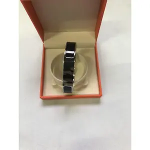 Elegant Designer Bangle Bracelet for Women, Classic Trendy Metal Craft Accessory, Smooth Polished Surface and Exquisite Detailed Workmanship, Lightweight Comfortable for Daily Wear, Dating, Party and Street Fashion Outfit Matching