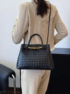 Classic Fashion Women's Handwoven Shoulder Bag, Stylish Leather Crossbody Bag, Versatile Commuter Accessory for All Seasons, Handbag Shoulder Purse, Pu Tote Satchel