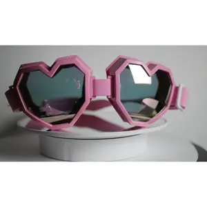 HeartCore Snow Bunny - HeartCore Statement Goggles – Love Meets Cyberpunk - Edgy Futurism with Unique Angular Lenses & Glossy Black Frame - Adjustable Strap for Secure Fit - UV Protection - Perfect for Cosplay, Streetwear, and Fashion Shows - Masks