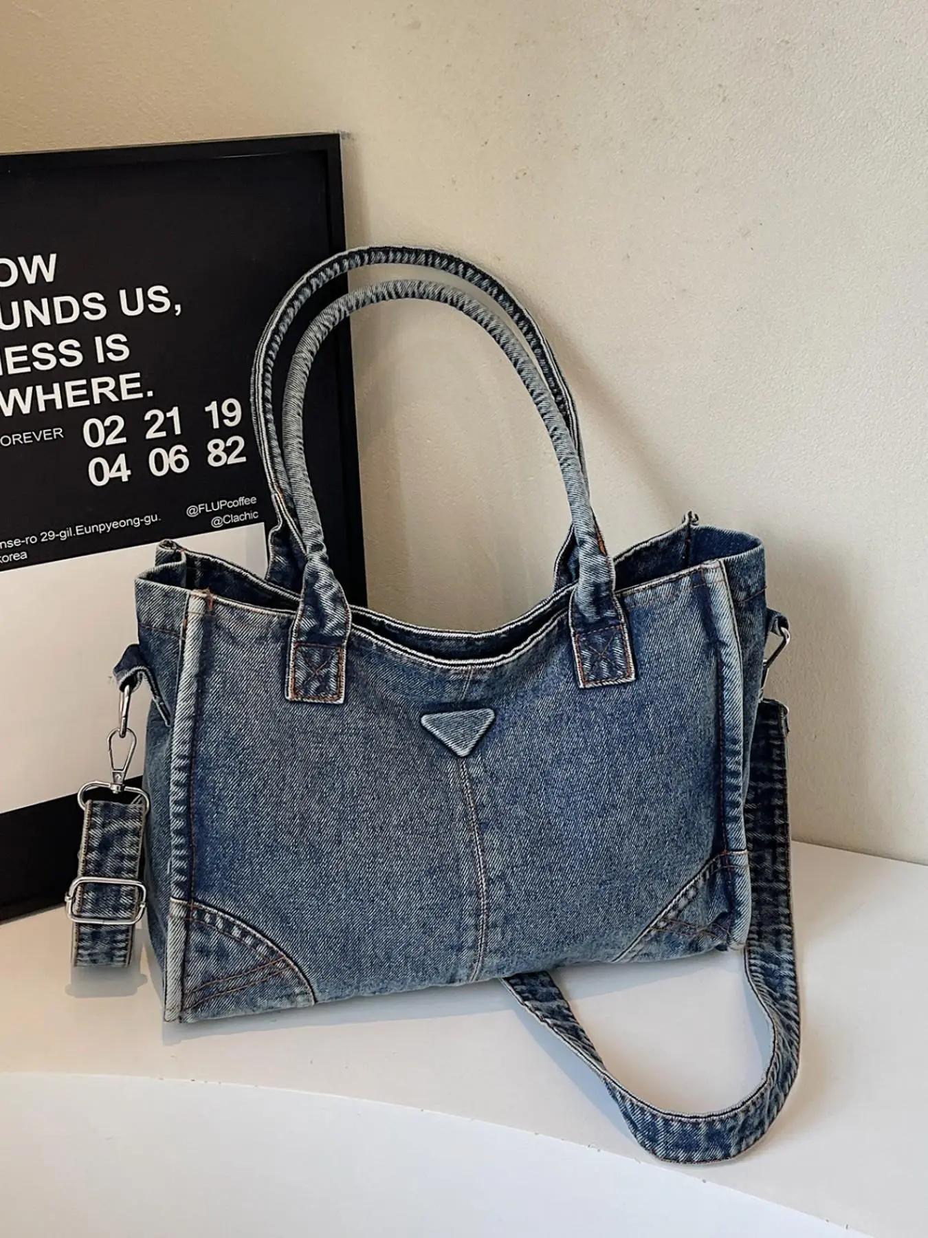 Vintage washed denim tote bag, large-capacity everyday casual commuter work bag, fashionable versatile multifunctional crossbody bag, women’s denim shoulder bag with adjustable strap, unique lightweight stylish tote bag, suitable for school, commuting, sh