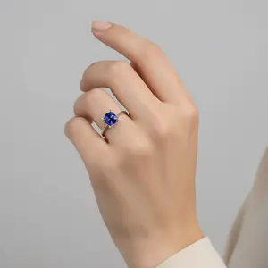 18K White Gold Women's Tanzanite Ring