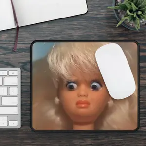 Funny Retro Doll Square mouse pad, Dislike Emoticons Desktop Decorative Protective Pad, Rubber Anti-slip Lockedge Work Pad, Small Size Suitable for Laptop, Desktop Computer Games, Work, Family