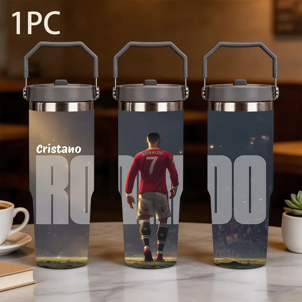1pc 30oz large-capacity portable thermos cup printed with Cristiano RONALDO's Manchester United No. 7 logo, featuring a red jersey in black, white and gray with a football theme, and a portable water cup for daily office and outdoor use