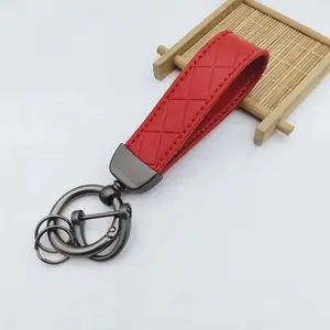 A practical and stylish car keychain with a D-ring, which is a fashionable pendant hanging on car keys for both men and women, Keyrings