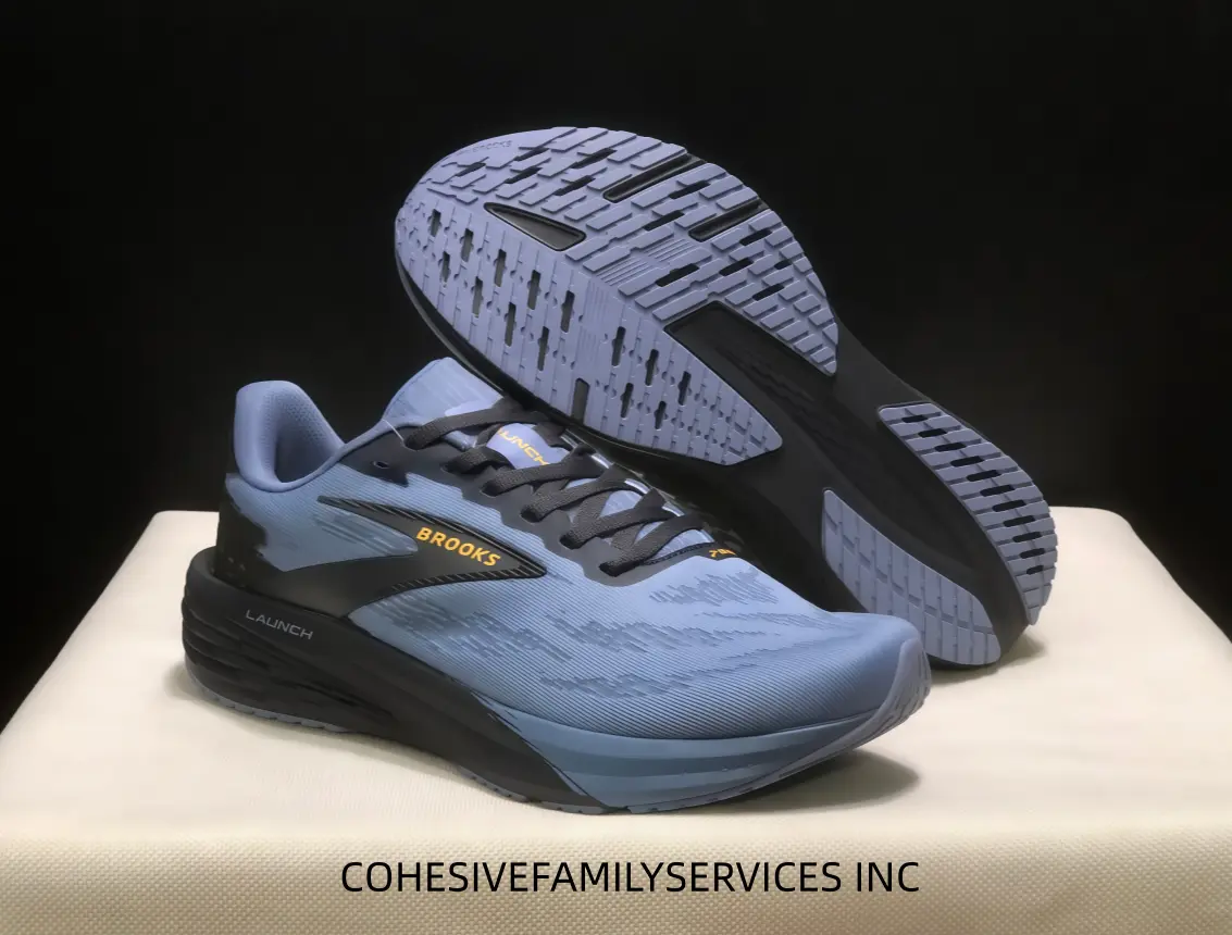 Trendy light blue running sneakers with breathable knit upper. Thick elastic midsole effectively absorbs shocks for daily jogging, aerobic training and outdoor long-distance running.