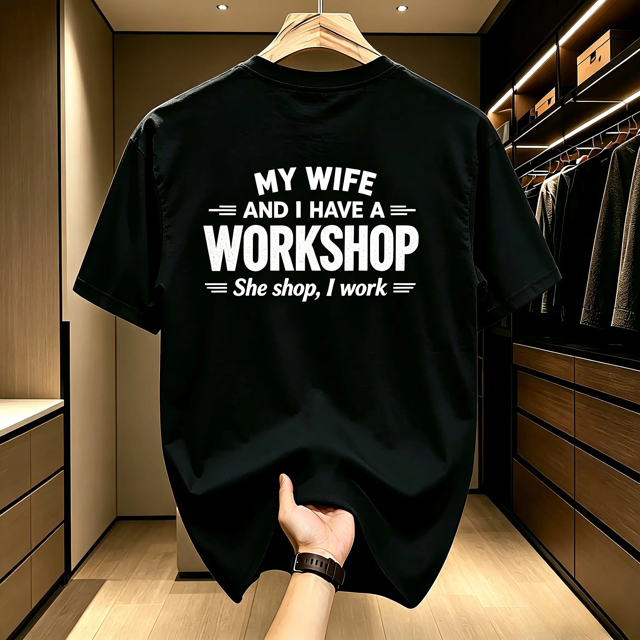 Men's 100% Cotton Short-Sleeve Round Neck Graphic T-Shirt - Back Print "My Wife And I Have A Workshop She Shop I Work" Funny Sarcastic Quote, Breathable Menswear, Casual Streetwear Top, Novelty Birthday Gift For Husband, Daily Bar Outfits, Shortsleeve, So
