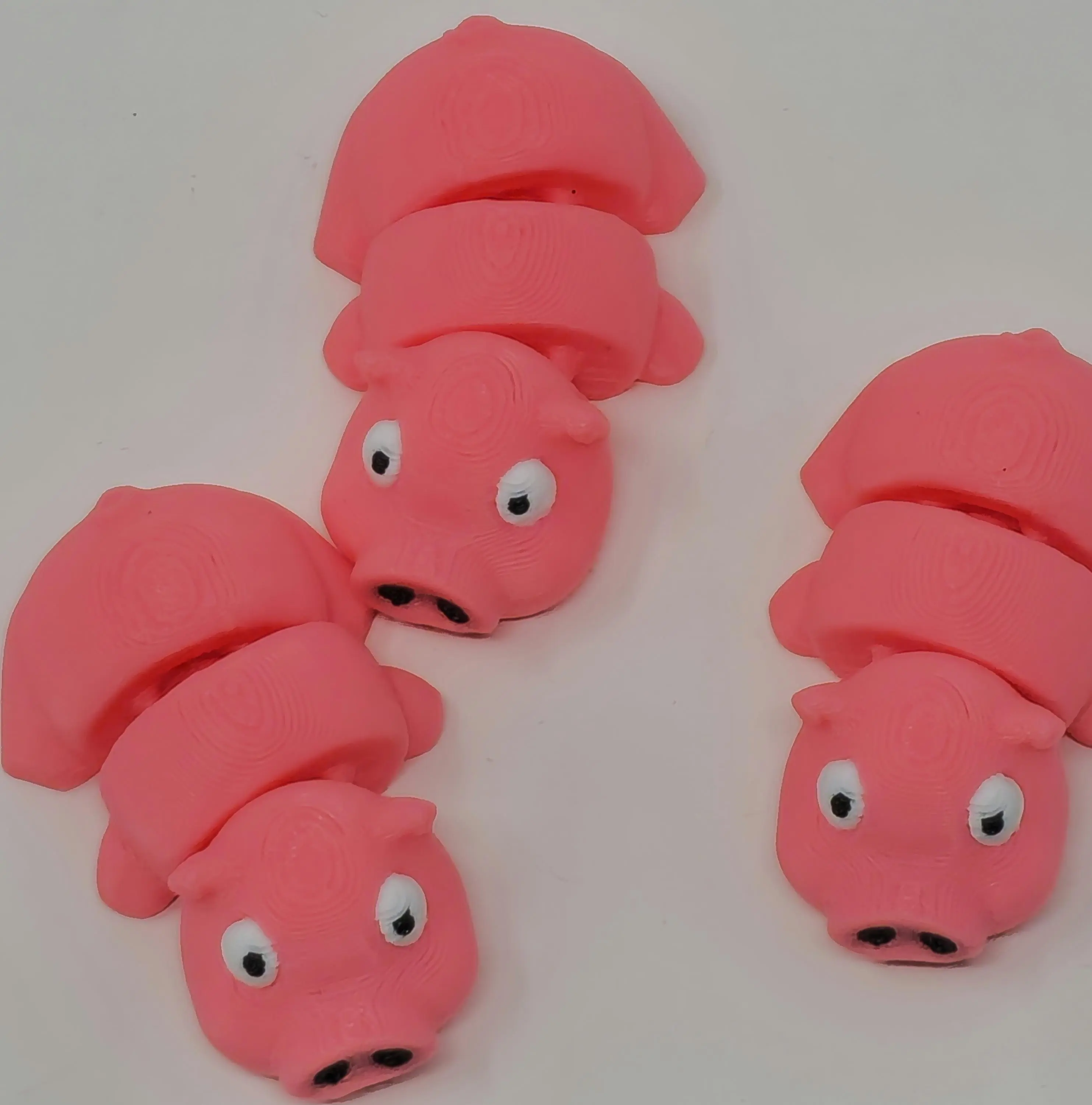 3D Printed Polymer Articulated Pig Fidget Toy - Tiny, Compact, Lightweight, Durable, High-Quality Unisex Sensory Stress Relief Toy with All-Directional Wiggling, Farmhouse Friends for Kids Pig Shape Gift