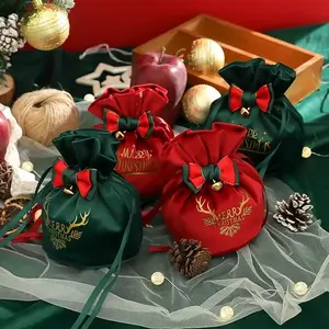 2/4pcs Merry Christmas Cloth Drawstring Bags, Apple Candy Gift Bags, Gift Packaging Bags for Adults and Children, Christmas Apple Bags, Christmas Handbags, Party Supplies, Holiday Gift Set, New Year Decoration Packaging