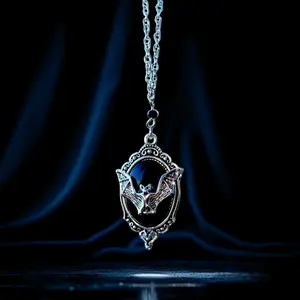 Gothic Car Decor Bat Hanging Charm for Witchy Halloween Spooky Car Accessories Rearview Mirror Hanging Ornament