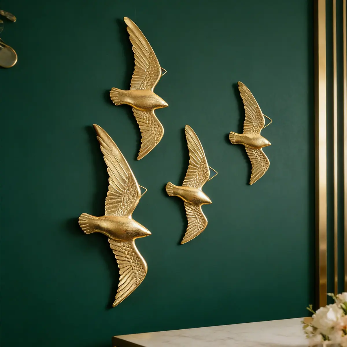 4pcs Flying Bird Wall Decor, Decorative Home Accessory, European Style Resin Handmade Wall Mounted Hanging Ornaments, Ideal for Living Room, Office, Shop, Party Decoration