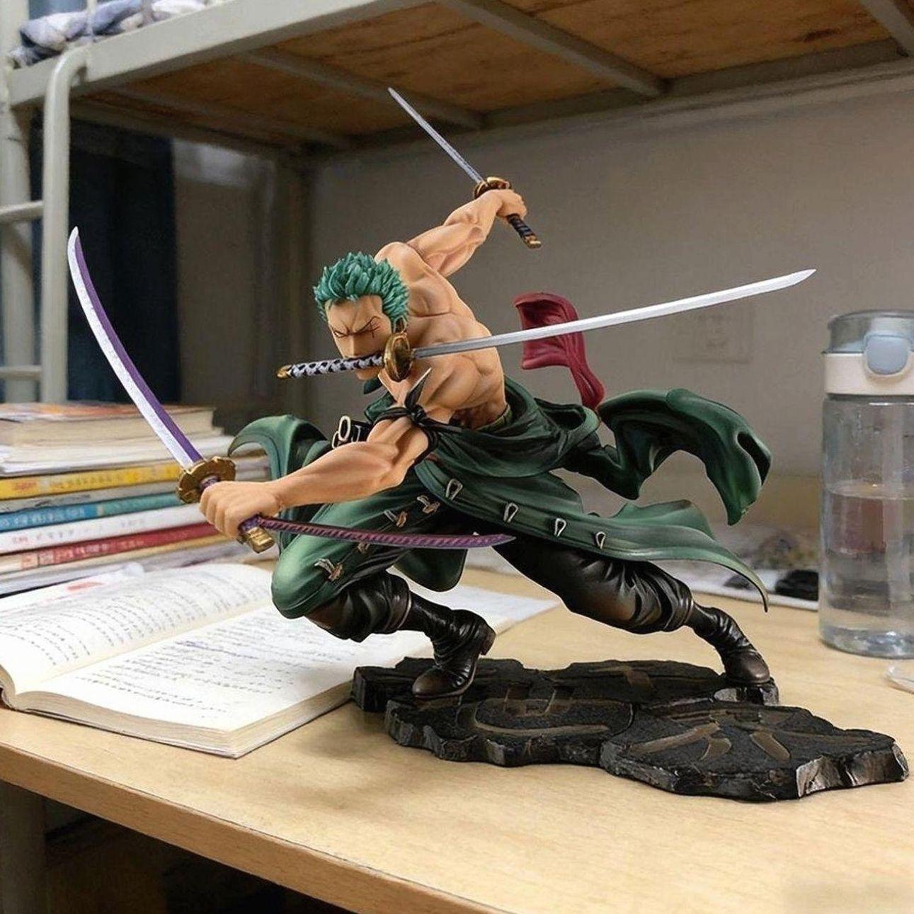 One Piece Roronoa Zoro Three-Sword Style Figure, Anime Collection Desktop Decor， Roronoa Zoro Battle Figure, Highly Detailed Statue Ornament "Thousand World" Scene Figure, Anime Collection Gift, Action Figures