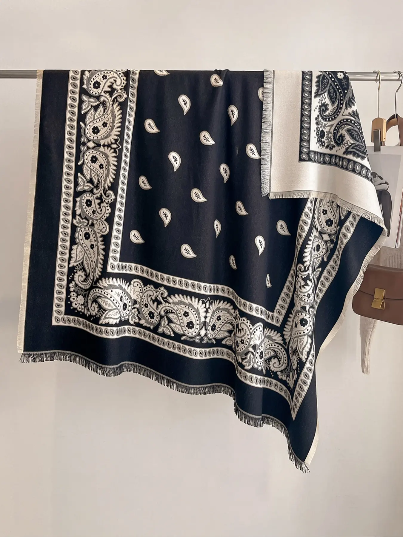 Women's Autumn Winter Faux Cashmere Paisley Print Fashion Shawl, Elegant Outdoor Windproof Warm Cape Scarf, Casual Style, Scarf Wrap, Soft Warm Shawl