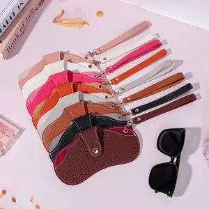 Women's Fashion Portable Glasses Case, Bag accessories, Premium Leather, Eyewear Pouch for Fashion Glasses & Reading Glasses, Scratch-Resistant Protective Storage Bag, Stylish Accessory, Textured Finish