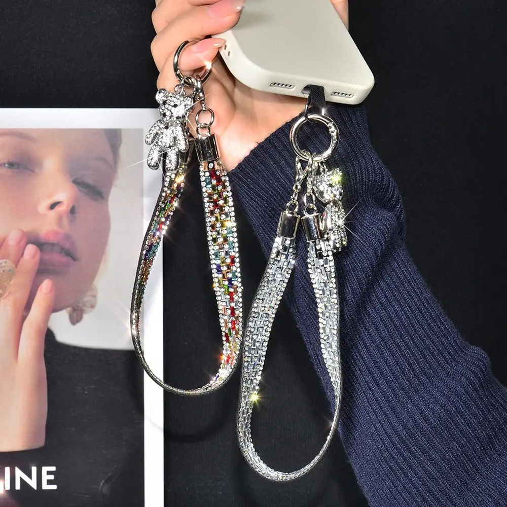 One Set Wide Rhinestone-Studded Phone Case Wrist Strap, Luxury Full-Rhinestone Crystal Bear Pendant, High-End Smartphone Anti-Lost Short Lanyard, Unique Exquisite Bag Keychain Pendant For Women, Phone Charm, Phone Accessories, Cellphone Accessories